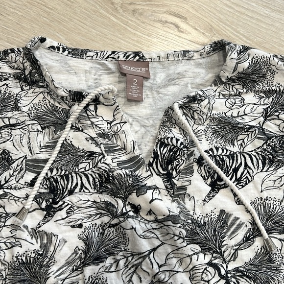 Chico’s Black and White Patterned Top - Picture 3 of 6